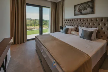 4-Bedroom Villa with Pool & Sauna in Momjan