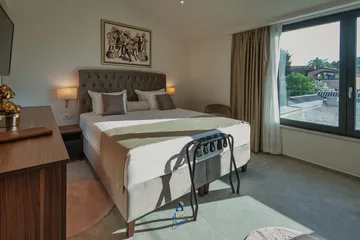 4-Bedroom Villa with Pool & Sauna in Momjan