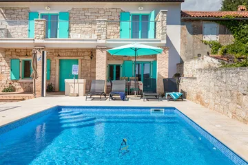 3-Bed Villa with Saltwater Pool and Sea Views in Vodnjan