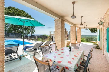 3-Bed Villa with Saltwater Pool and Sea Views in Vodnjan