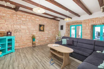 3-Bed Villa with Saltwater Pool and Sea Views in Vodnjan