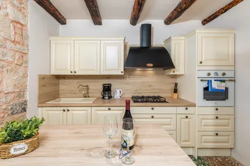 3-Bed Villa with Saltwater Pool and Sea Views in Vodnjan