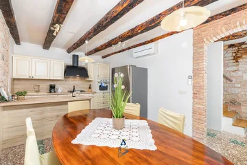 3-Bed Villa with Saltwater Pool and Sea Views in Vodnjan