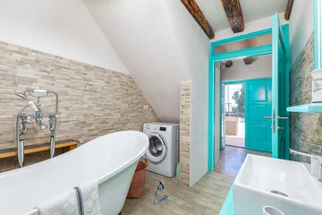 3-Bed Villa with Saltwater Pool and Sea Views in Vodnjan