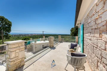 3-Bed Villa with Saltwater Pool and Sea Views in Vodnjan