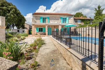 3-Bed Villa with Saltwater Pool and Sea Views in Vodnjan