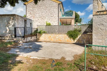 3-Bed Villa with Saltwater Pool and Sea Views in Vodnjan