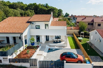3-Bedroom Villa in Višnjan for Up to 8