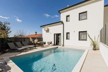 3-Bedroom Villa in Višnjan for Up to 8