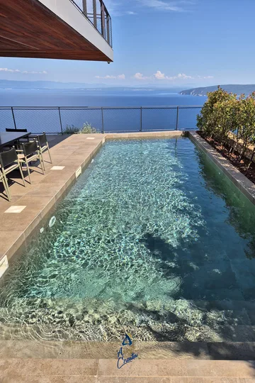 Mošćenice 5-Bedroom Villa with Heated Pool & Spa