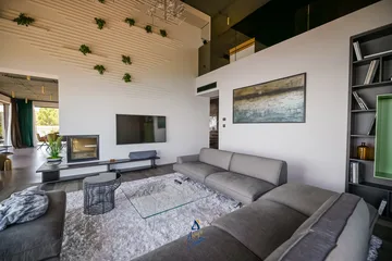 Mošćenice 5-Bedroom Villa with Heated Pool & Spa