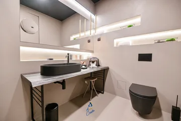 Mošćenice 5-Bedroom Villa with Heated Pool & Spa