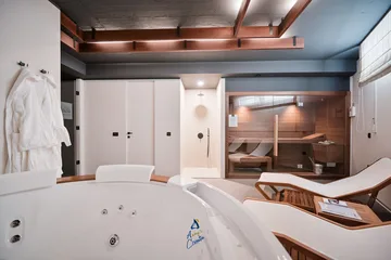 Mošćenice 5-Bedroom Villa with Heated Pool & Spa