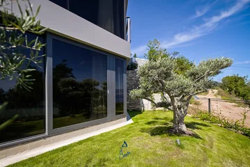 Mošćenice 5-Bedroom Villa with Heated Pool & Spa