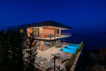 Mošćenice 5-Bedroom Villa with Heated Pool & Spa