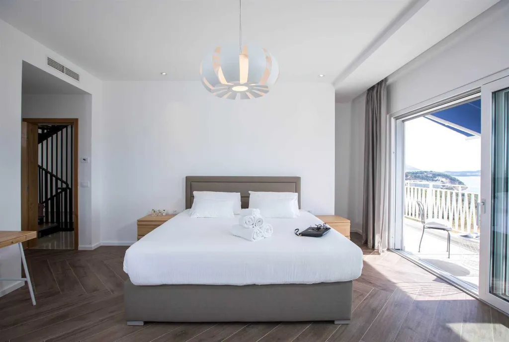 Orašac Villa with Heated Pool for Up to 10 Guests
