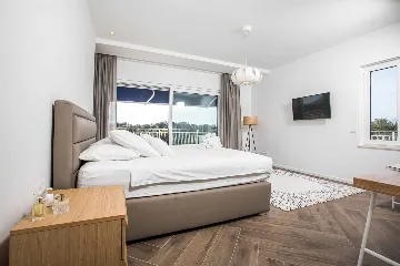 Orašac Villa with Heated Pool for Up to 10 Guests