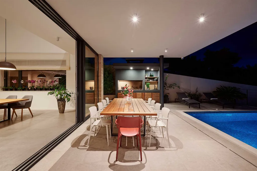 Seafront 4-Bedroom Villa in Sućuraj, Croatia