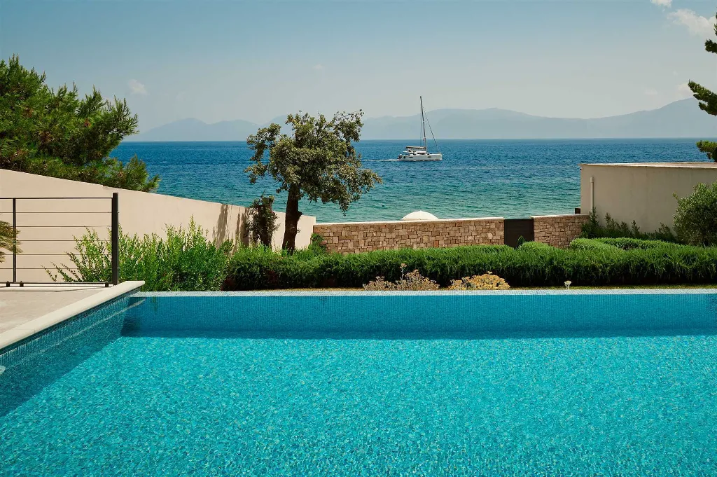 Seafront 4-Bedroom Villa in Sućuraj, Croatia