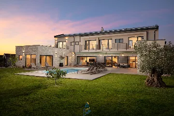 5-Bedroom Villa in Bale, Croatia for 10 Guests