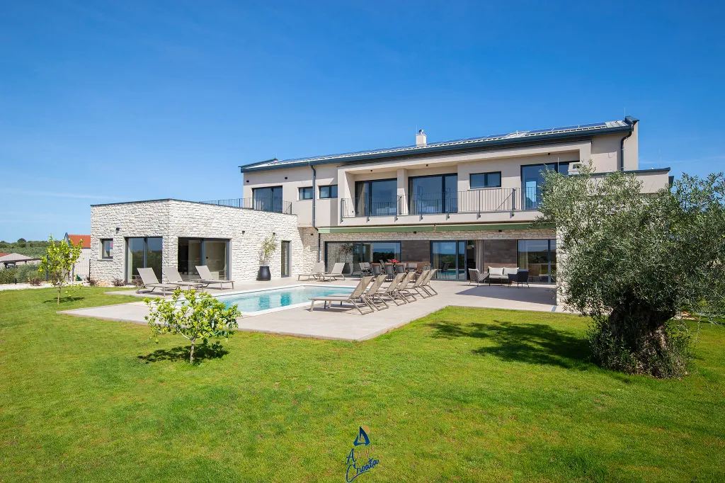 5-Bedroom Villa in Bale, Croatia for 10 Guests