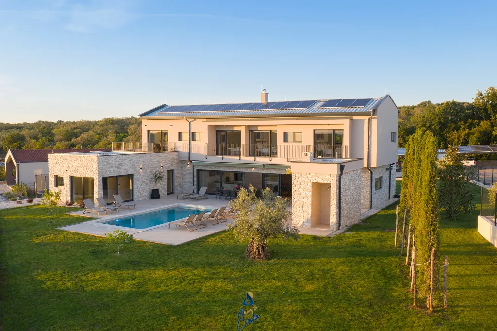 5-Bedroom Villa in Bale, Croatia for 10 Guests