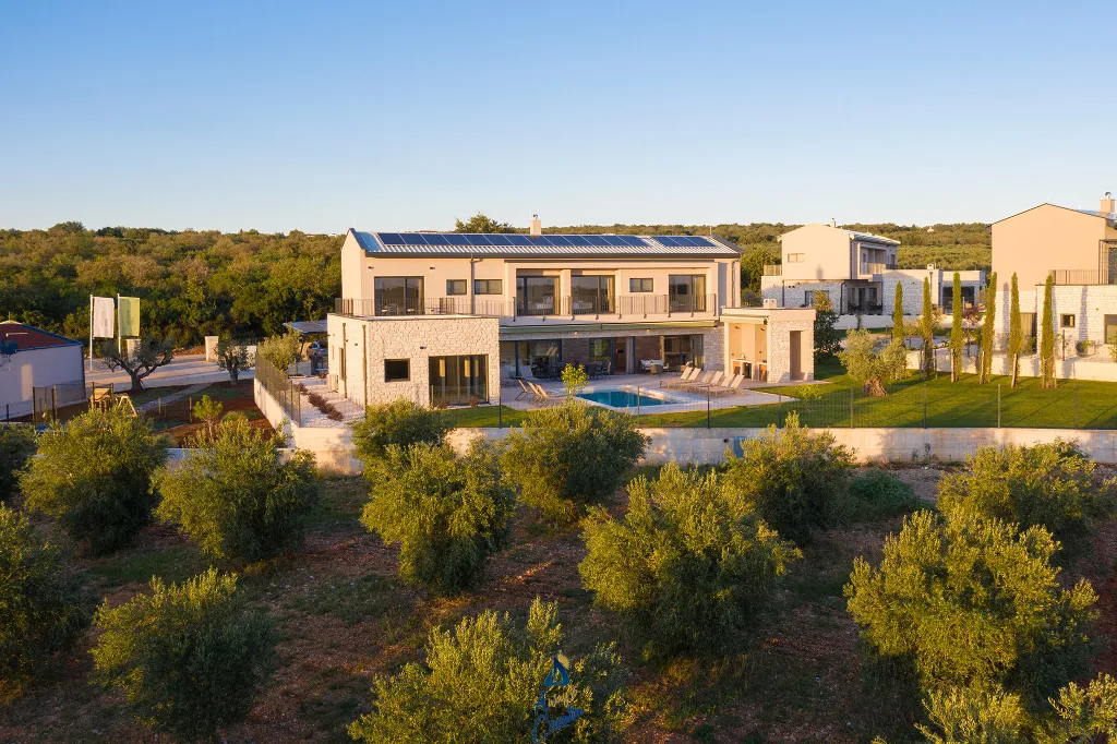 5-Bedroom Villa in Bale, Croatia for 10 Guests