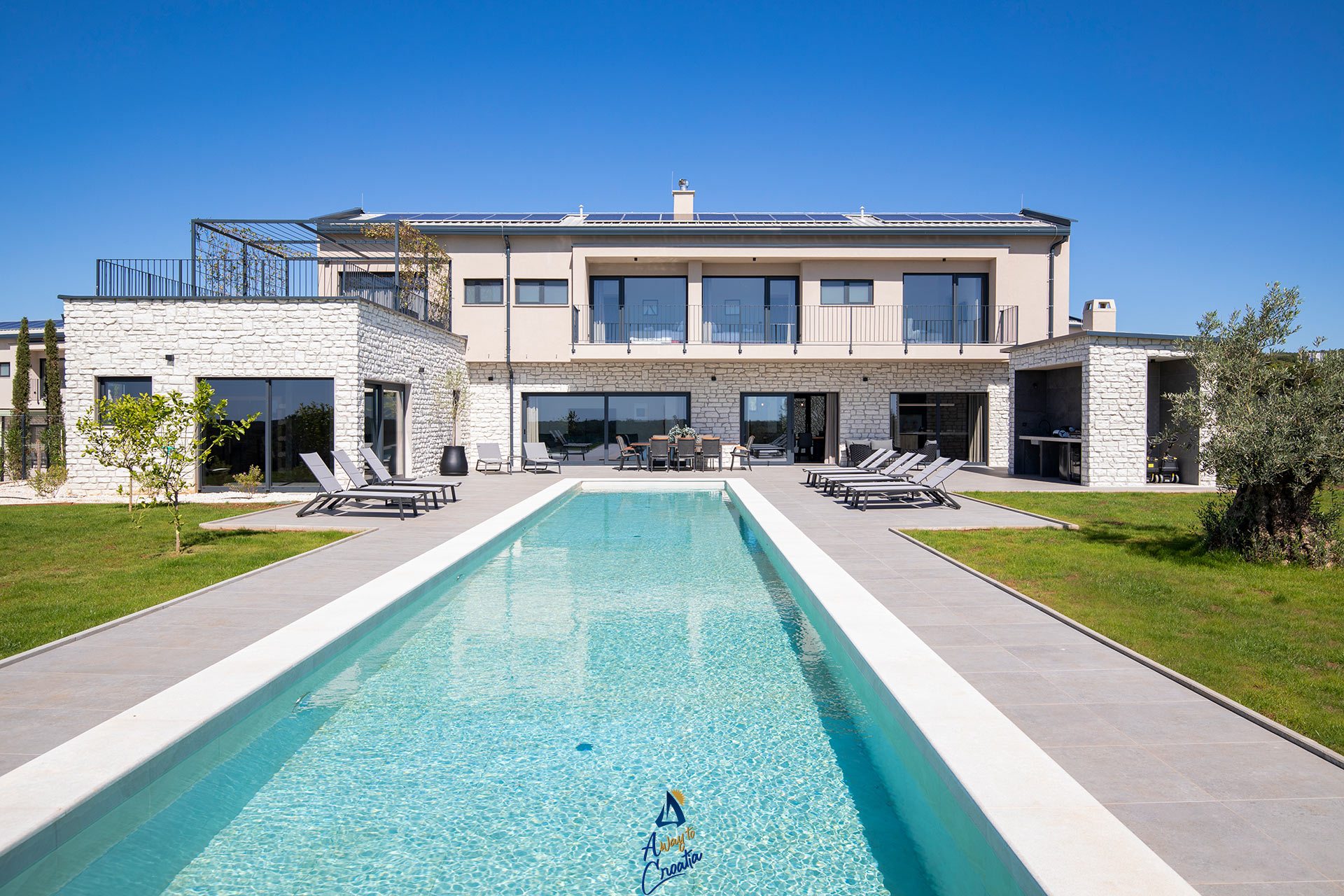 Brand-New 5-BR Villa with Pool & Sauna Retreat