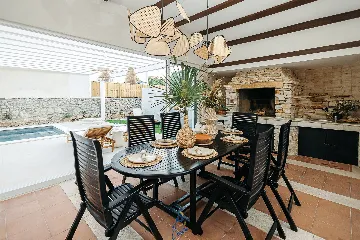 Private-Pool 4-Bedroom Villa for 8 in Murter