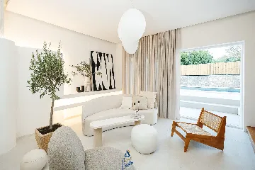 Private-Pool 4-Bedroom Villa for 8 in Murter