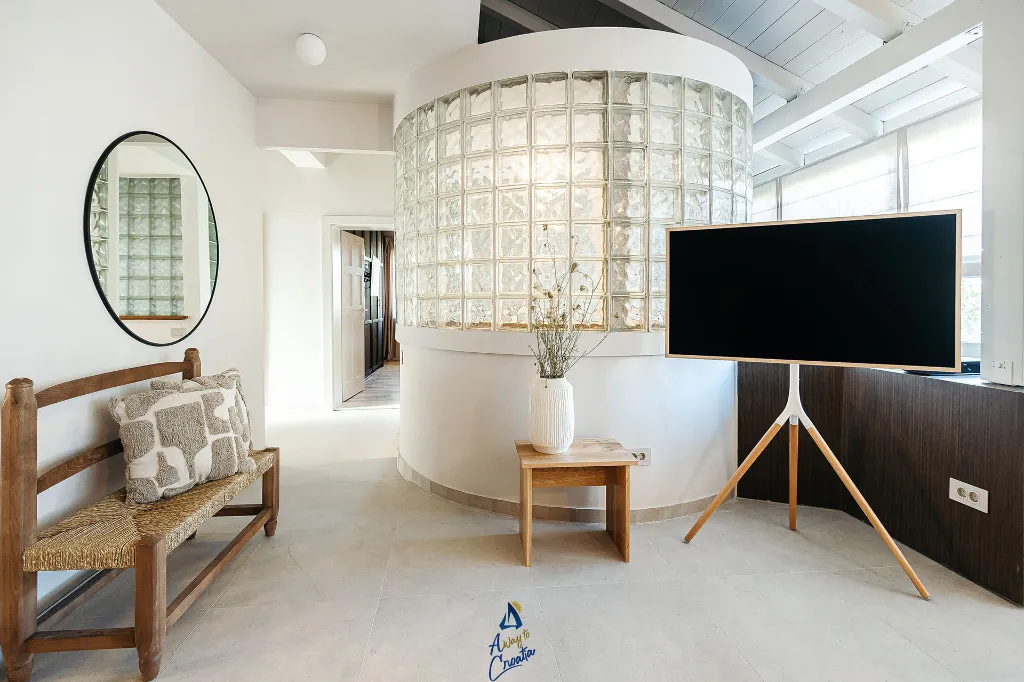 Private-Pool 4-Bedroom Villa for 8 in Murter