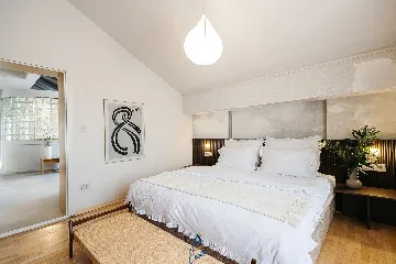 Private-Pool 4-Bedroom Villa for 8 in Murter