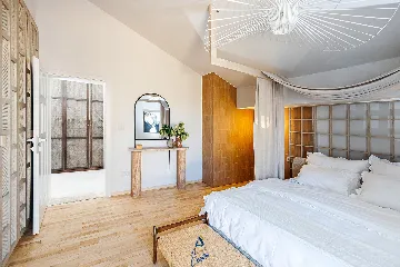 Private-Pool 4-Bedroom Villa for 8 in Murter