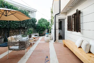 Private-Pool 4-Bedroom Villa for 8 in Murter