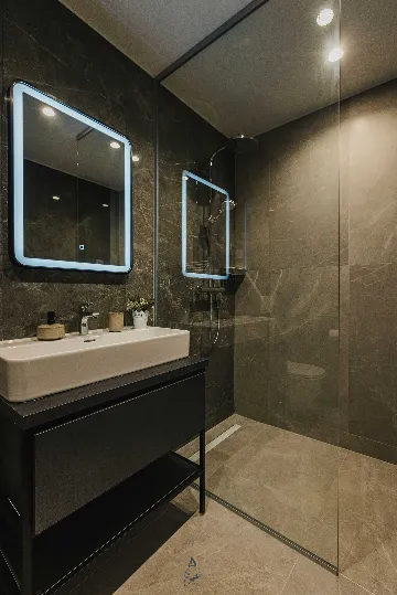 4-Bedroom Villa with Pool & Jacuzzi in Brnobići