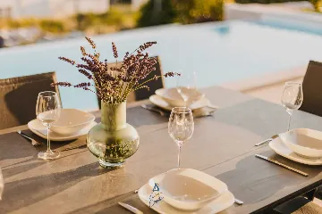 4-Bedroom Villa with Pool & Jacuzzi in Brnobići