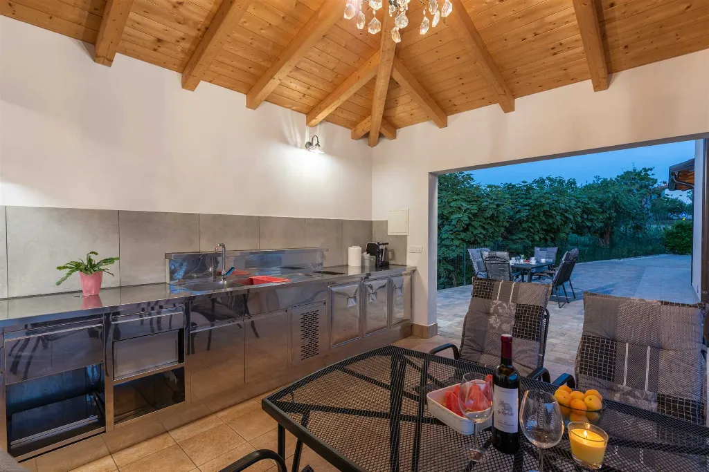 Villa in Buroli with Pool, Sauna and Outdoor Kitchen