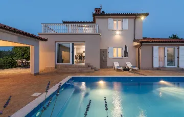 Villa in Buroli with Pool, Sauna and Outdoor Kitchen