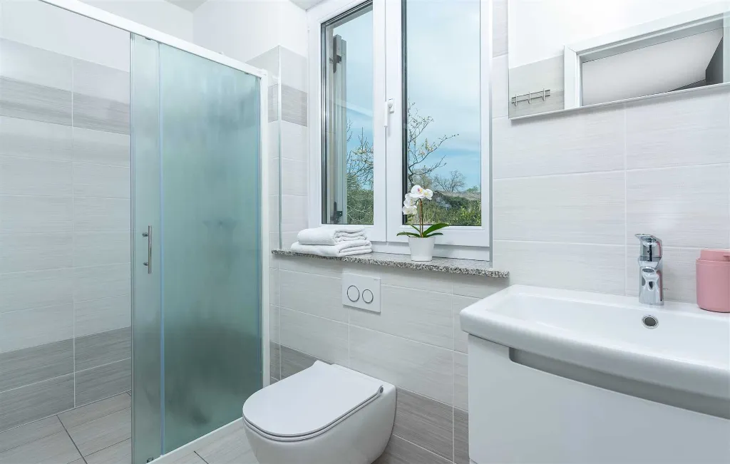 Villa in Buroli with Pool, Sauna and Outdoor Kitchen