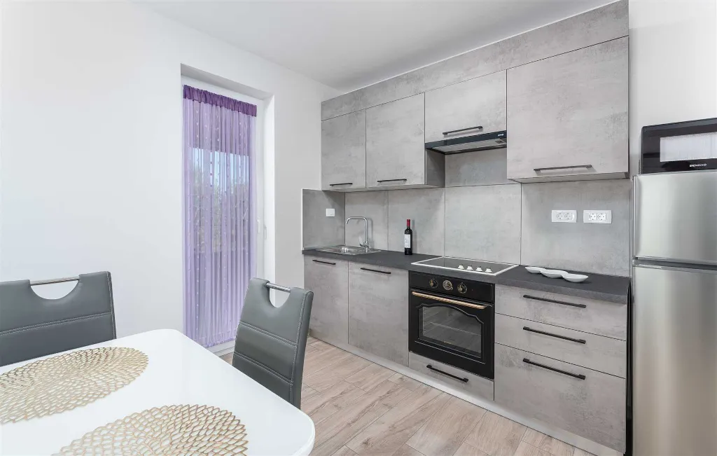 Villa in Buroli with Pool, Sauna and Outdoor Kitchen