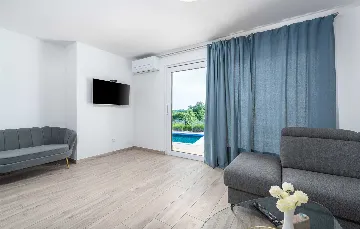 Villa in Buroli with Pool, Sauna and Outdoor Kitchen