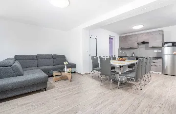 Villa in Buroli with Pool, Sauna and Outdoor Kitchen