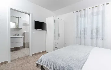 Villa in Buroli with Pool, Sauna and Outdoor Kitchen