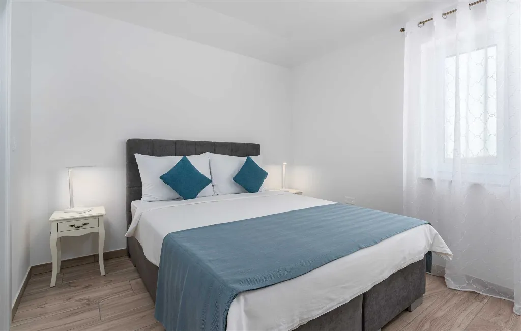 Villa in Buroli with Pool, Sauna and Outdoor Kitchen