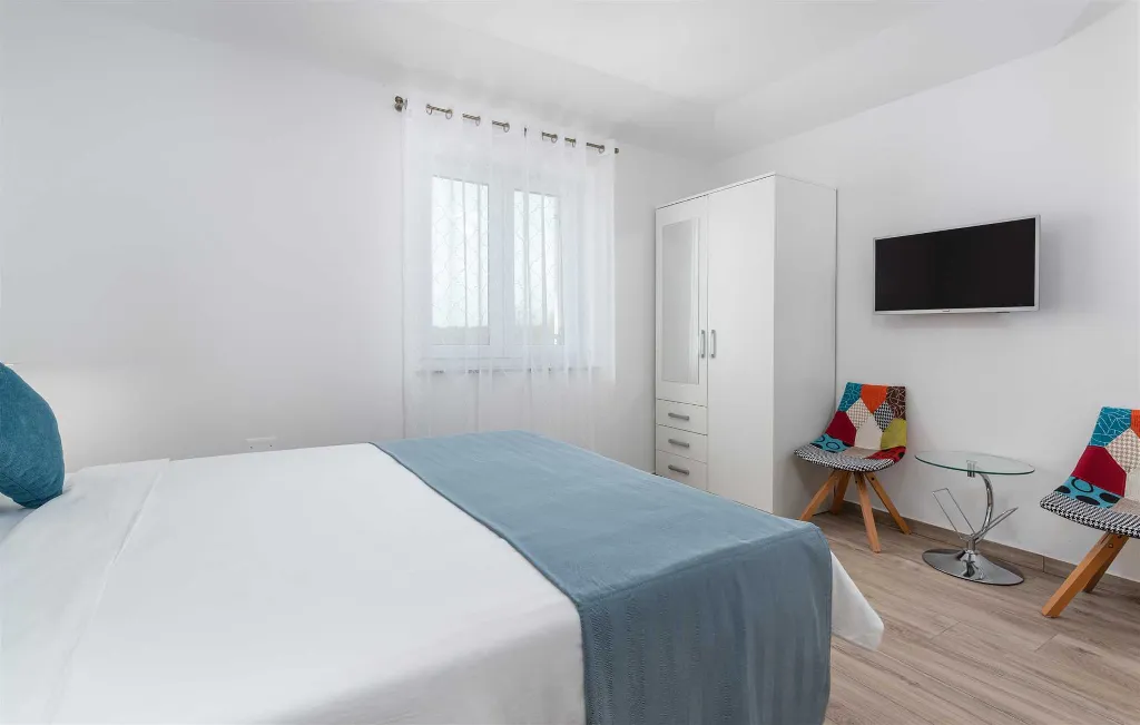 Villa in Buroli with Pool, Sauna and Outdoor Kitchen