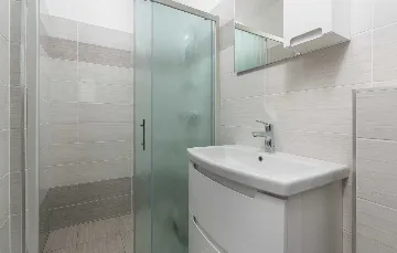 Villa in Buroli with Pool, Sauna and Outdoor Kitchen