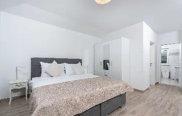 Villa in Buroli with Pool, Sauna and Outdoor Kitchen