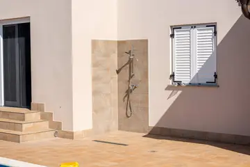 Villa in Buroli with Pool, Sauna and Outdoor Kitchen