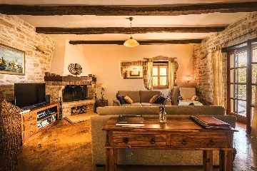 Sv. Lovreč 3-Bedroom Villa with Pool and Garden