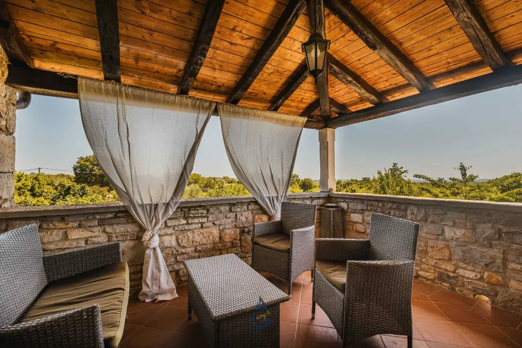 Sv. Lovreč 3-Bedroom Villa with Pool and Garden